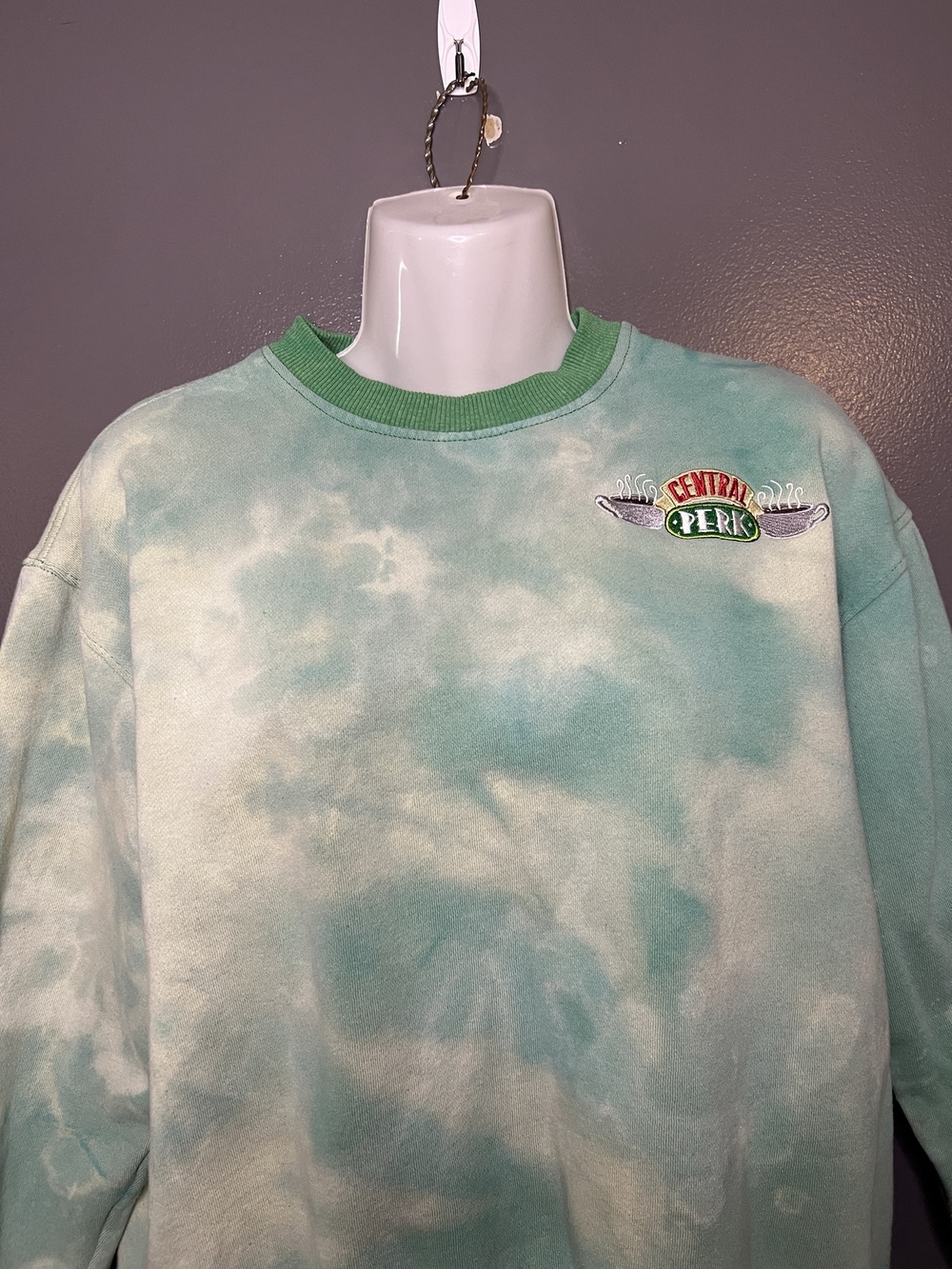 Central Perk Friends Cotton On Sweatshirt Womens Medium Green Tie Dye Custom